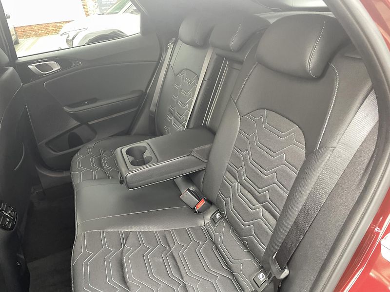 Kia XCeed (2025) 1,6 T-GDi SteelEdition 7DCT - fotka 21 z 25