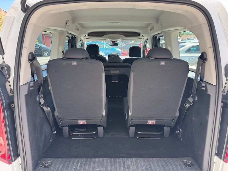 Opel Combo (2021) 1,2i 81 KW 7Míst L2 - fotka 21 z 30