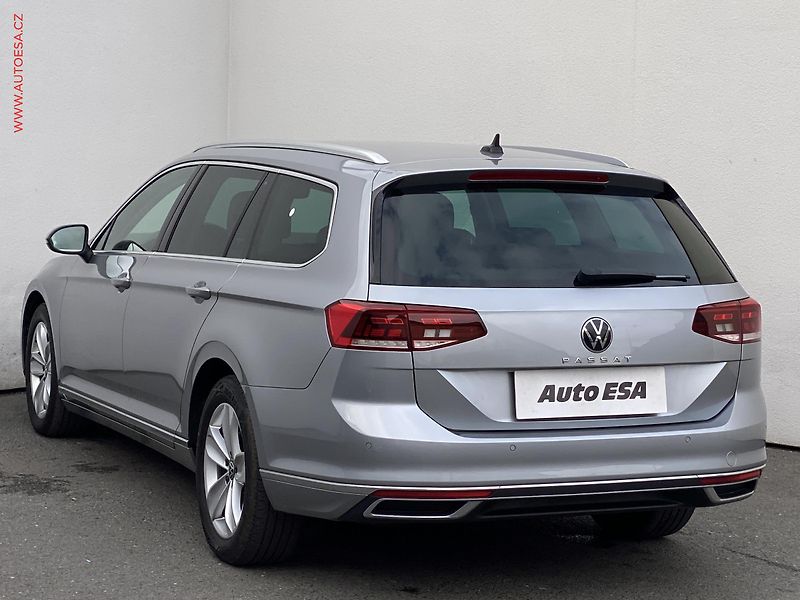 Volkswagen Passat (2022) 2.0 TDI, ČR, Elegance, DSG - fotka 6 z 19