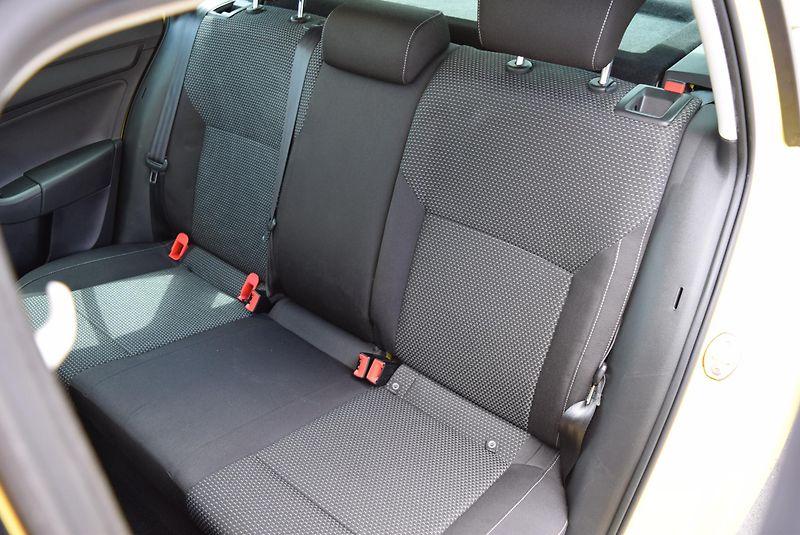 Škoda Rapid (2014) 1.2TSI 63kw AMBITION PANO OPS - fotka 14 z 50