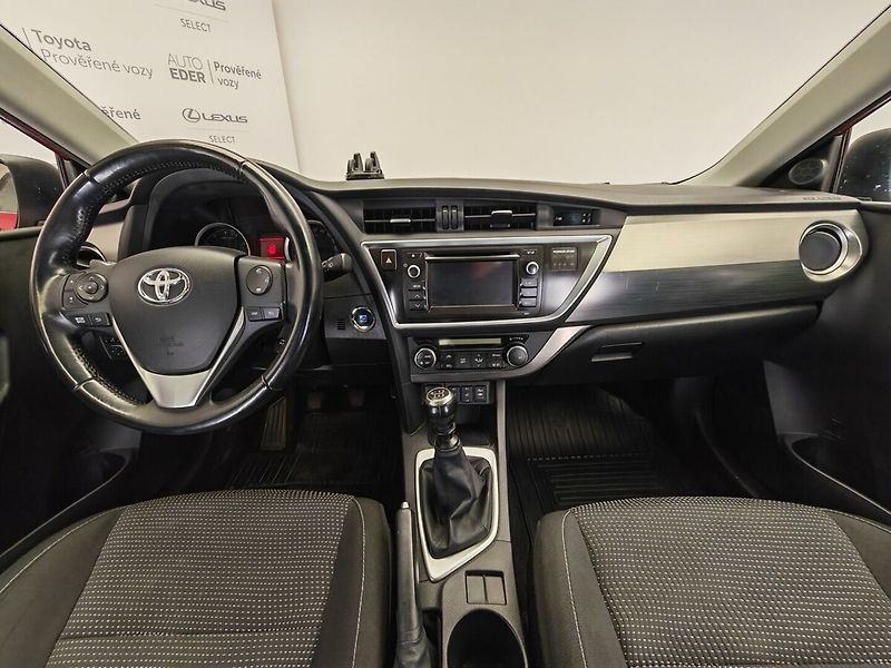 Toyota Auris 1.3 Dual VVT-i Active - fotka 9 z 30