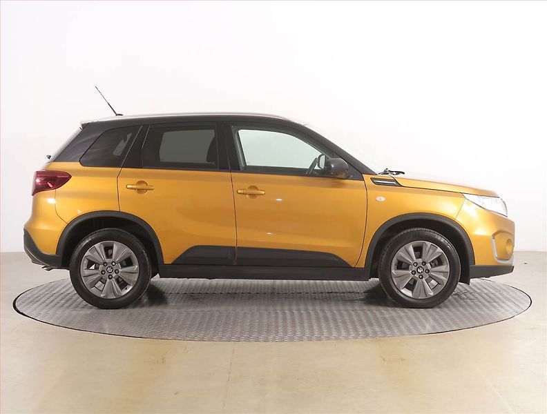 Suzuki Vitara (2019) 1.4 BoosterJet, 4X4, Automat - fotka 6 z 22