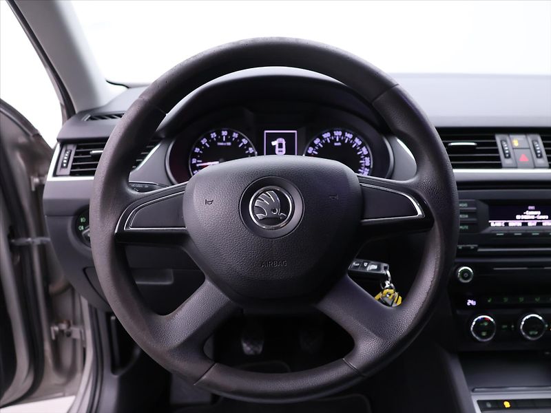 Škoda Octavia 1,6 TDI 4x4 77kW Ambition - fotka 17 z 33