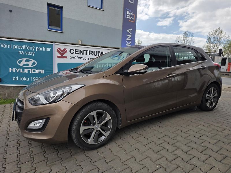Hyundai i30 1.6-PRAV.ZN.SERVIS-88kw - fotka 5 z 18