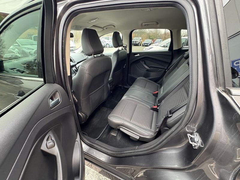 Ford Kuga AT TITANIUM - fotka 12 z 19