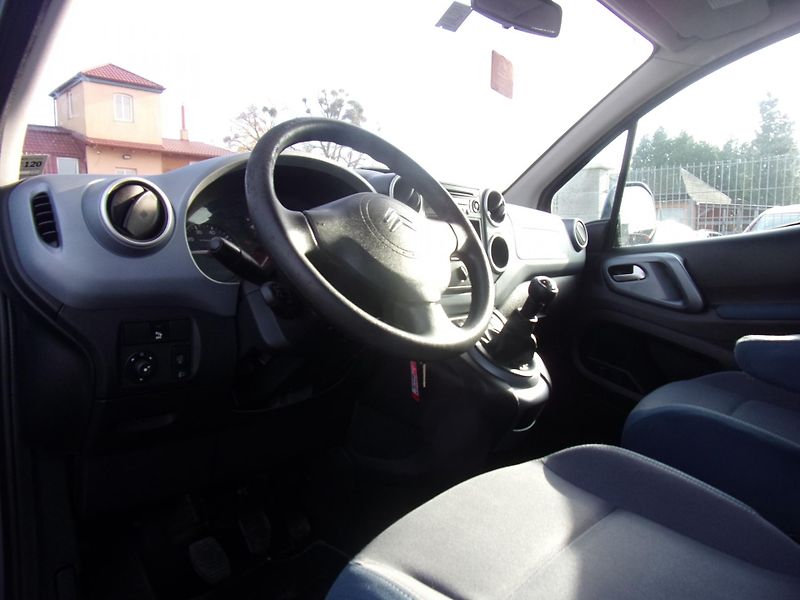 Citroën Berlingo (2009) 1,6i KLIMA VÝHŘEV  - fotka 26 z 31