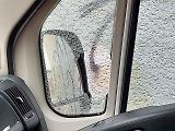 Rozbitá okna automobilů se vyskytla v mnoha částech Jablonce nad Nisou.