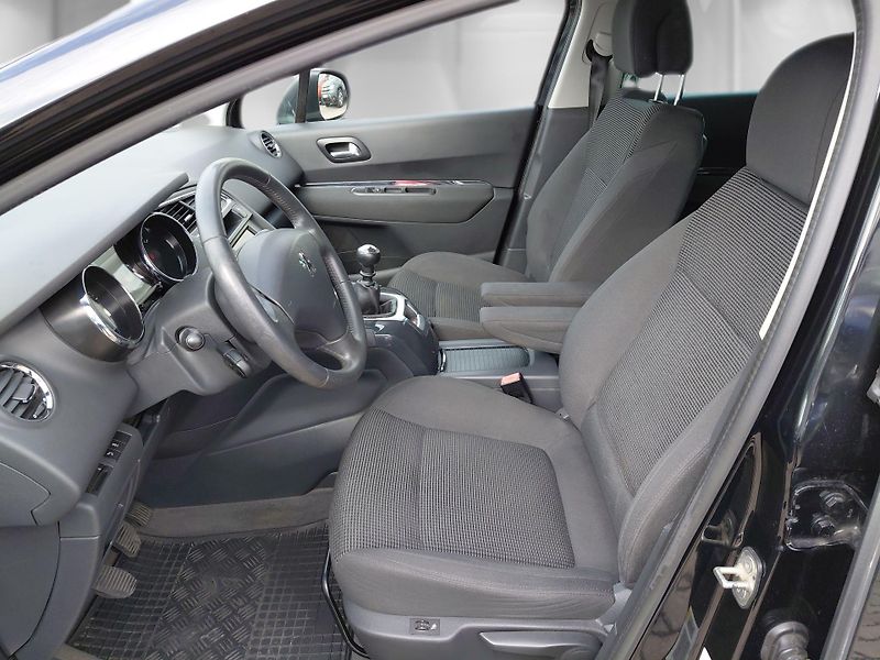 Peugeot 5008 (2014) 1.6HDi Active  - fotka 14 z 24