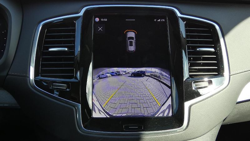 Volvo XC90 B5 AWD Plus Bright 7 míst - fotka 16 z 27
