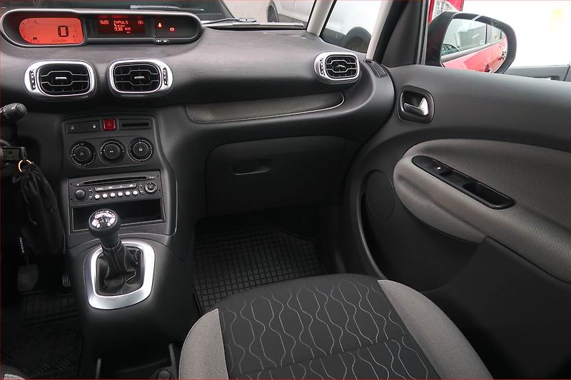Škoda Octavia (2015) RS 2.0 TDI, Automat, Kůže - fotka 8 z 13