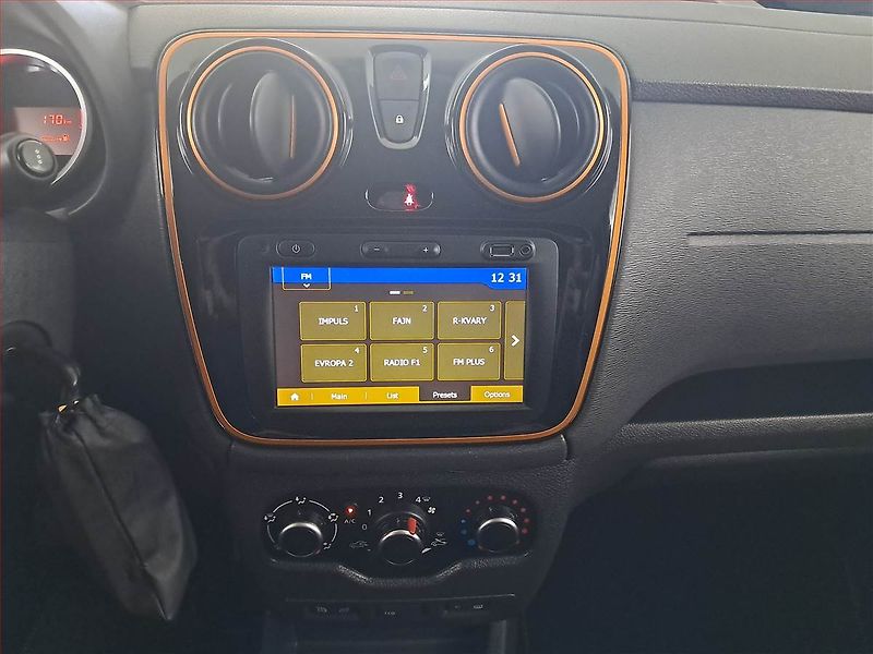 Dacia Dokker (2018) Stepway 1.2 TCe, 5Míst, ČR - fotka 12 z 15