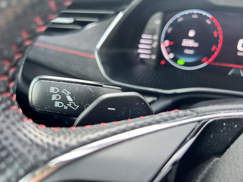 Škoda Octavia RS 2.0TDi 147kw 4x4 DSG LED - fotka 14 z 53