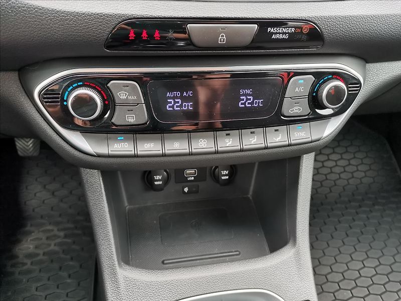 Hyundai i30 1,0 T-GDI Smart kombi - fotka 15 z 20
