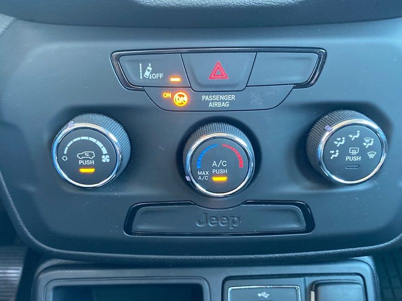 Jeep Renegade (2019) SPORT 1,0 (88kW) BA Man. - fotka 18 z 28