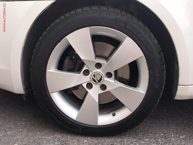 Škoda Octavia (2013) 1.8 TSI 4x4, ČR, Ambition - fotka 19 z 20
