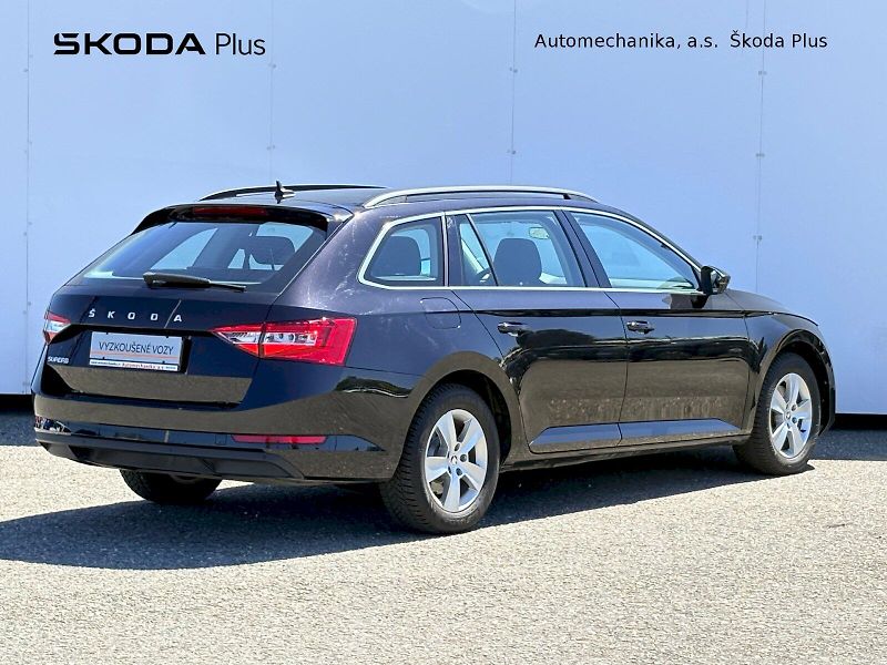 Škoda Superb (2022) Combi DSG 2.0 TDI / 110 kW / A - fotka 2 z 27