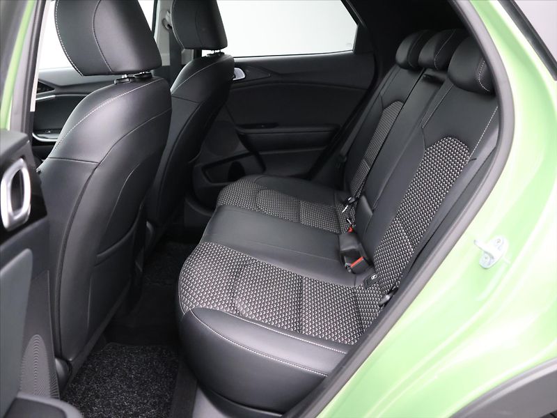 Kia XCeed 1,5 T-GDI 117kW Exclusive DPH - fotka 14 z 34