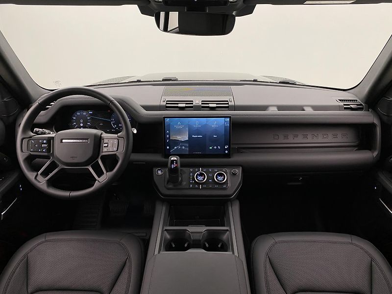 Land Rover Defender 110 D300 X-DYNAMIC SE AWD CZ - fotka 2 z 46