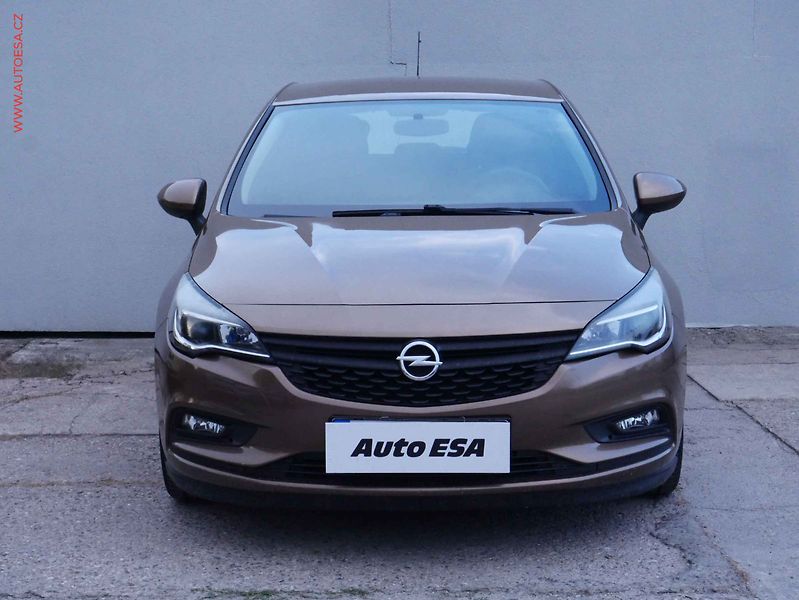 Opel Astra (2016) 1.0 Turbo, DSG, LED - fotka 2 z 18