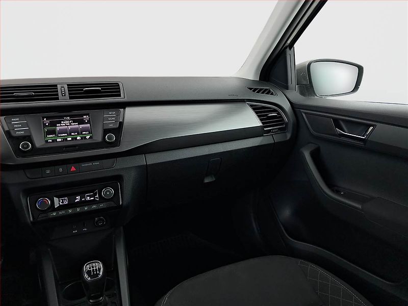 Škoda Fabia (2018) 1.0 TSI, Park. senzory - fotka 8 z 19