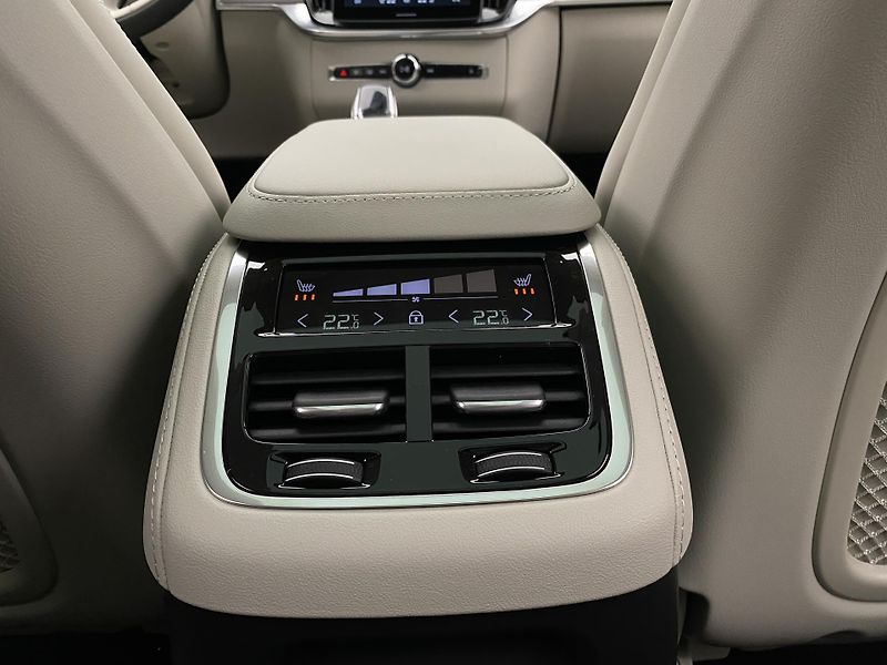 Volvo XC90 (2026) T8 AWD Plug-in BRIGHT PLUS 7m - fotka 69 z 71