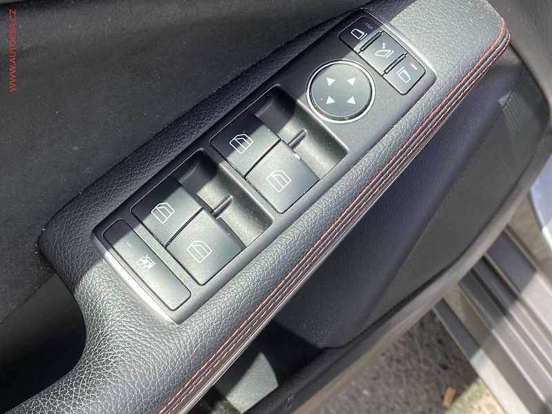 Mercedes-Benz CLA (2015) 2.0 i 250, AT, bixen, navi - fotka 11 z 20