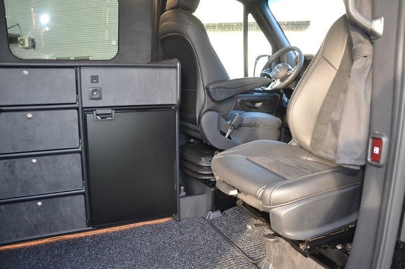 Mercedes-Benz Sprinter 319 Camper Family - fotka 25 z 51