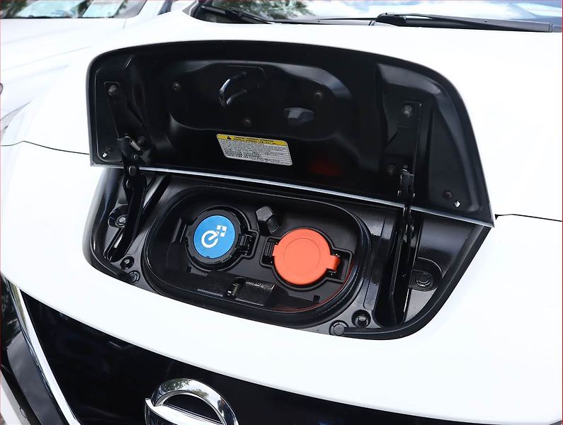 Nissan Leaf (2020) 62 kWh, SoH 87% - fotka 27 z 28