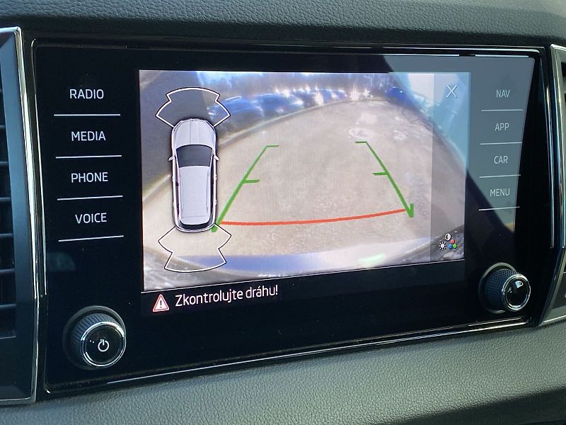 Škoda Karoq (2022) 2.0 TDI DSG Style+ - fotka 11 z 37