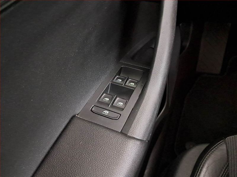 Škoda Octavia (2018) 1.6 TDI, Automat, Kůže - fotka 16 z 17