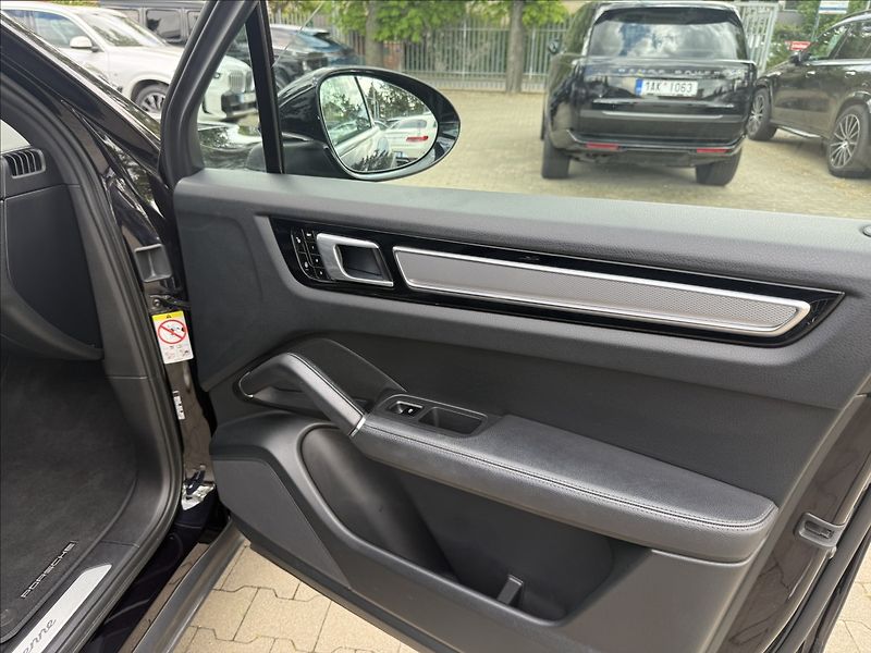 Porsche Cayenne 3.0 V6 Sport chrono - fotka 10 z 26