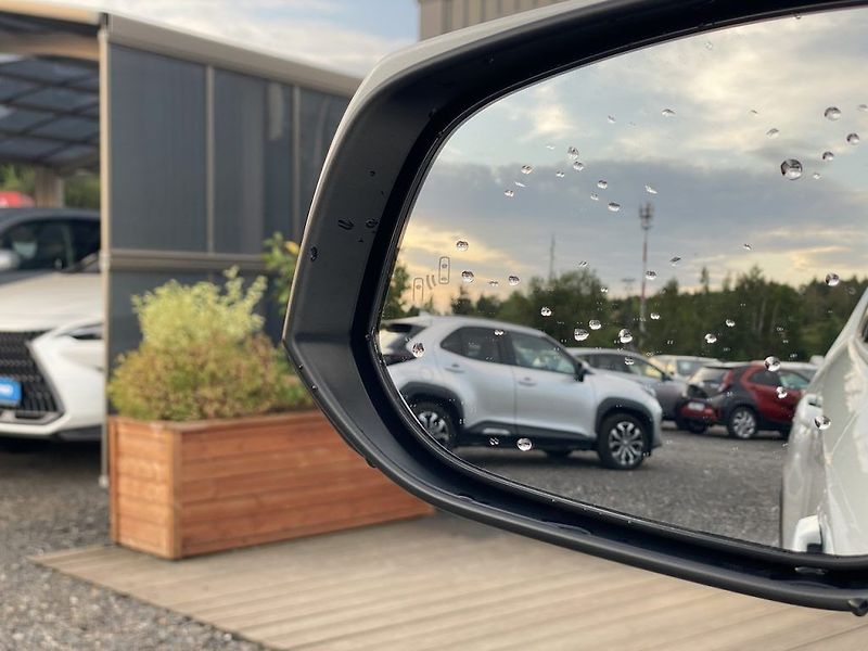Toyota RAV4 2.5HEV, ČR, Executive Sky, 4x4 - fotka 28 z 35