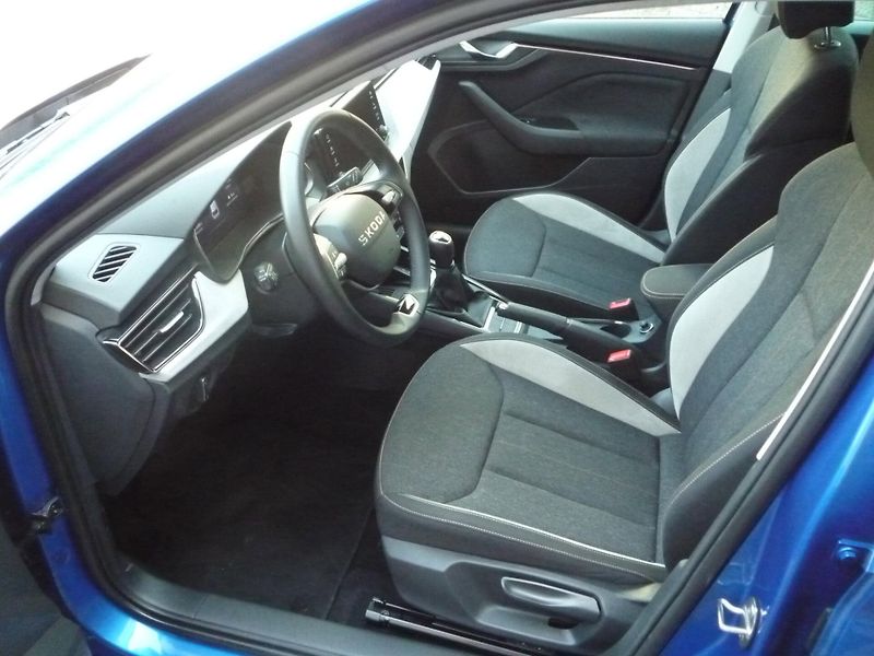 Škoda Scala (2025) 1,0TSi 85kW Top Selection - fotka 7 z 24