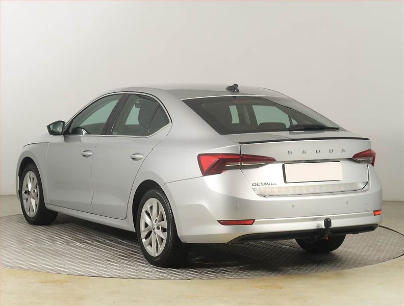 Škoda Octavia (2021) Ambition Plus 2.0 TDI - fotka 4 z 19