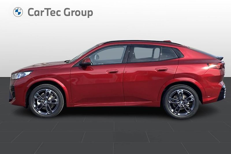 BMW X2 sDrive20i - fotka 2 z 7