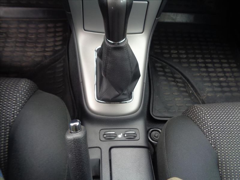 Toyota Avensis 2,0 - fotka 11 z 18