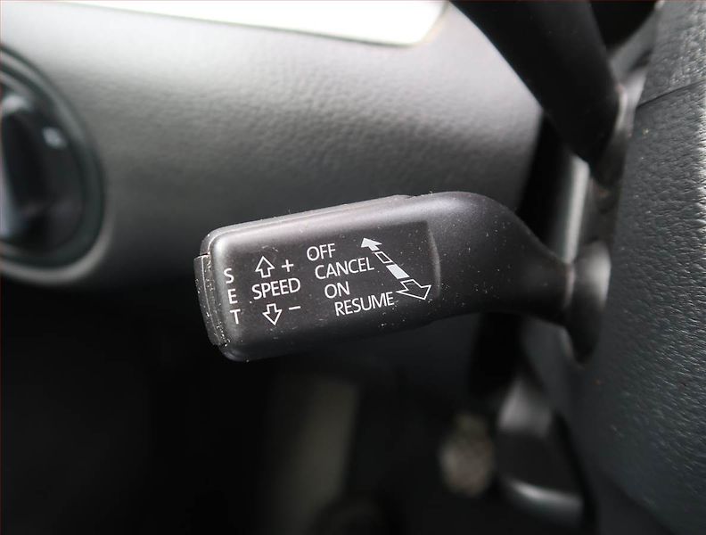 Volkswagen Sharan (2015) 2.0 TDI, 7 míst, Navi - fotka 22 z 28