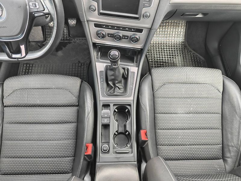 Volkswagen Golf Maraton Edition 1,4TSI - fotka 9 z 21