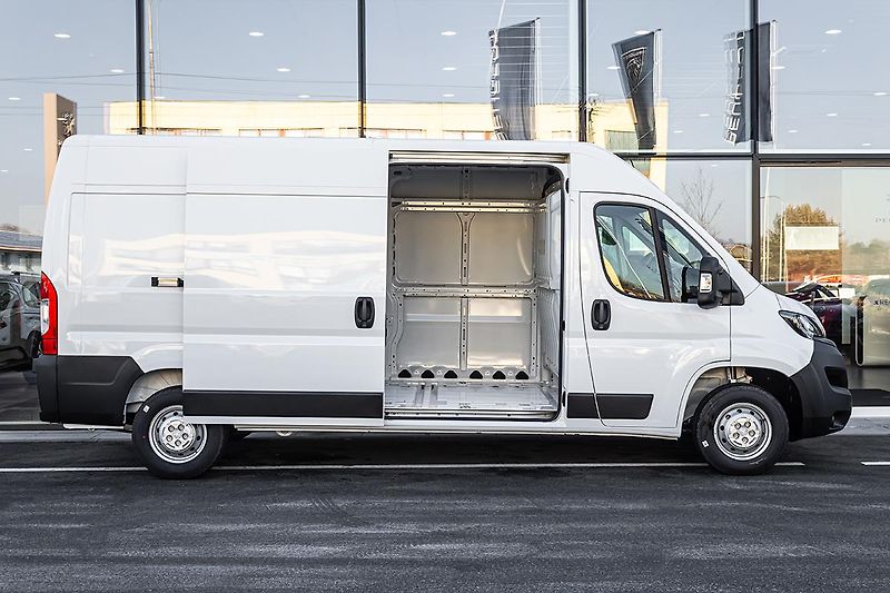 Peugeot Boxer (2026) 2,2 Furgon 3500 L3H2 BlueHDi 1 - fotka 5 z 9