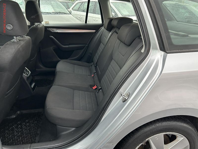 Škoda Octavia (2014) 1.6 TDi, ČR, servis.kniha - fotka 10 z 18
