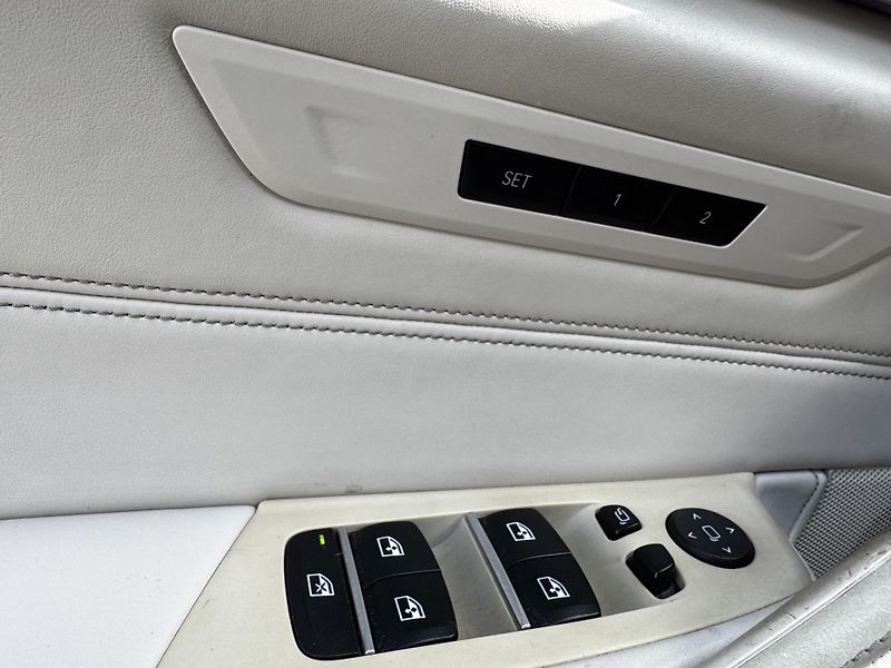 BMW Řada 5 (2018) 540D xDrive Luxury - CZ - fotka 18 z 28