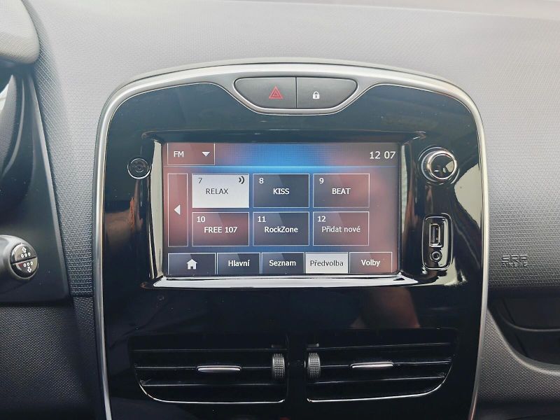 Renault Clio (2015) 1,2 16V 54 kW Limited - fotka 28 z 40