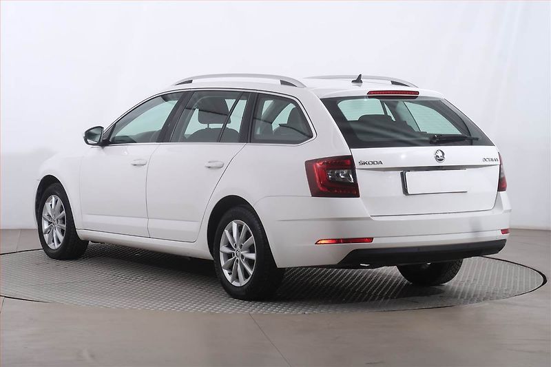 Škoda Octavia (2017) 1.6 TDI, Navi, Tempomat - fotka 4 z 17