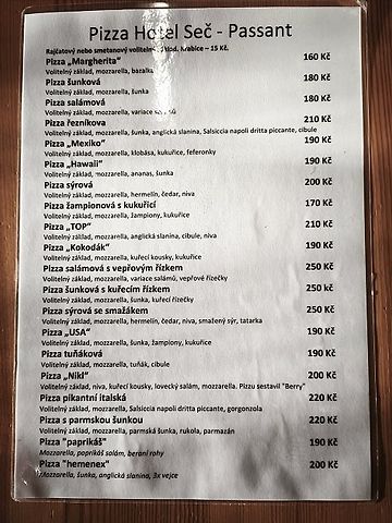 V Seči nechybí ani klasika. Ale prim tu hrají nevšední kombinace. Třeba s paprikášem, či loveckým salámem., zdroj: Deník/Petr Vaňous