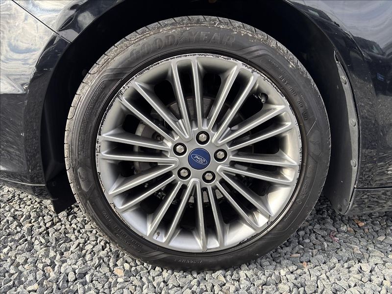 Ford Mondeo 2,0 HEV Vignale 103kW - fotka 45 z 45