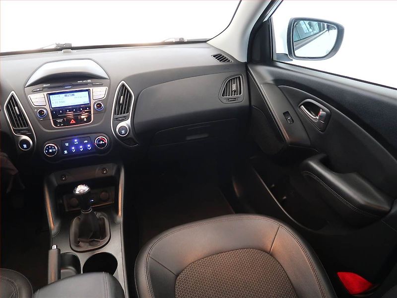 Hyundai ix35 (2010) 2.0 CVVT, 4X4, ČR,1.maj, Kůže - fotka 8 z 16