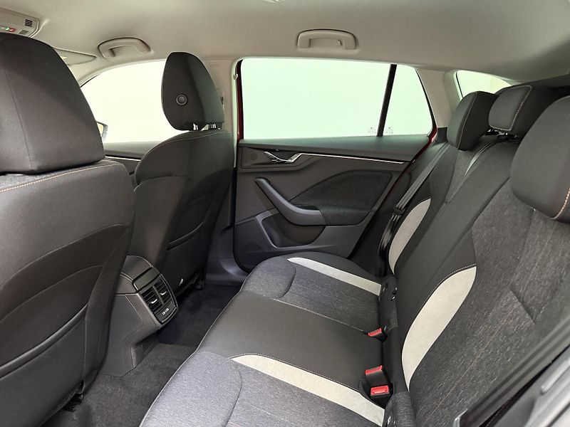 Škoda Scala 1.5 TSI 110kW Style - fotka 11 z 12