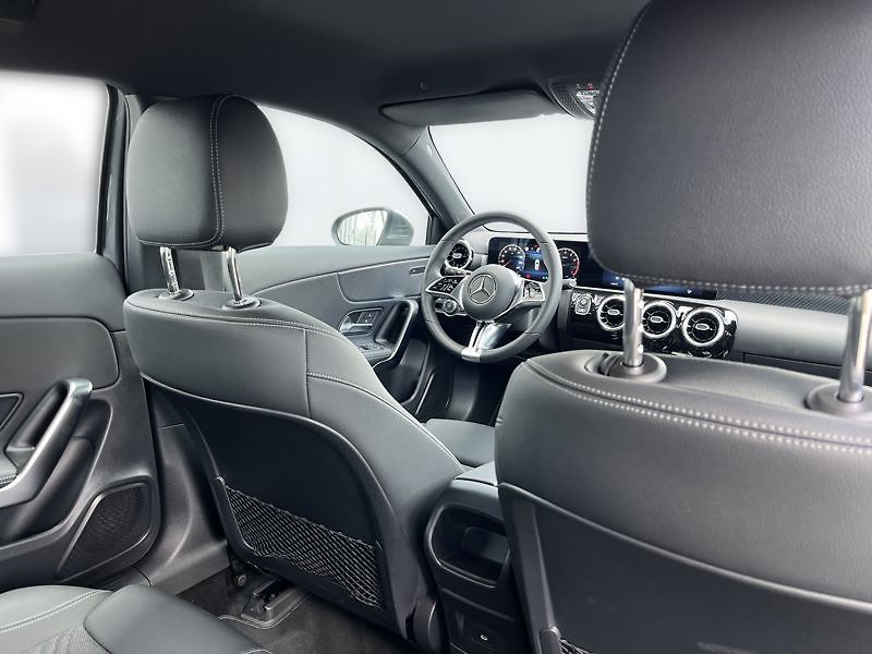 Mercedes-Benz Třídy A A-Třída 180 Progressive Editio - fotka 21 z 21