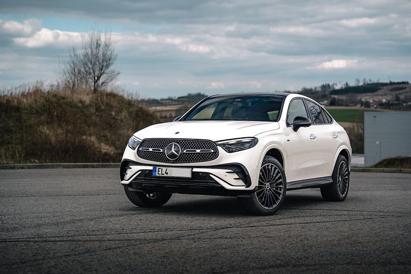 Mercedes-Benz GLC 300 de kupé AMG Premium - fotka 2 z 18