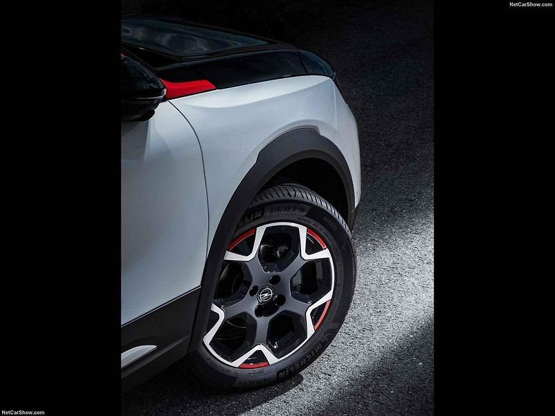 V rozmezí dvou měsíců Opel přiváží na trh dvě nová městská SUV